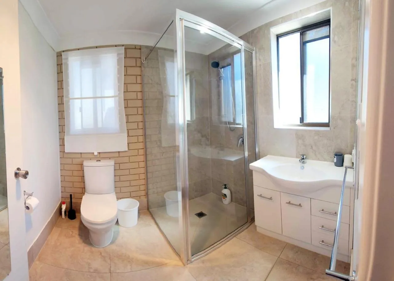 Big Family Holiday By The Buddina Beach Apartment